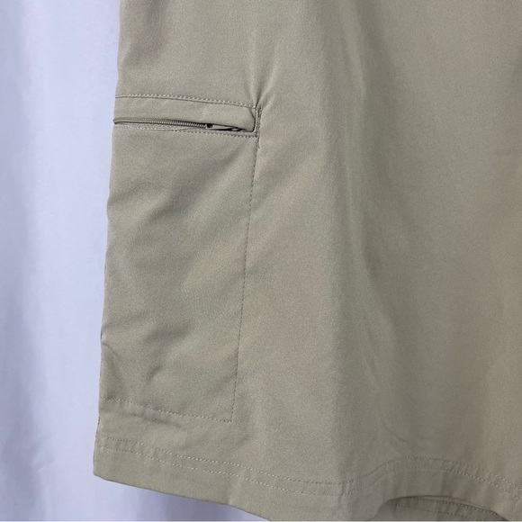 C9 Champion Men's Size 38 Khaki Golf Shorts Flat Front Active Lightweight Cargo - Picture 3 of 8